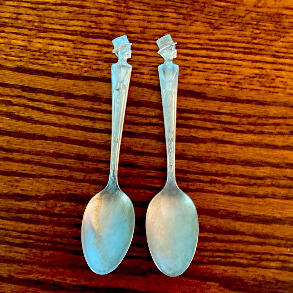 Vintage Charlie Mc Carthy spoons.